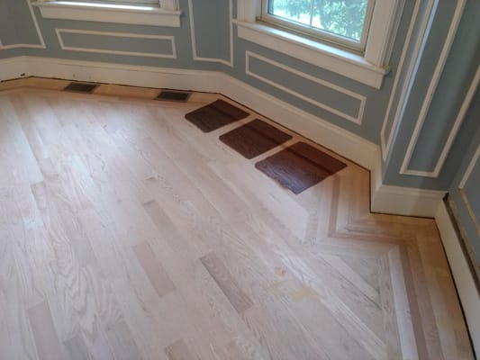 Lacewood Feature Strip Border